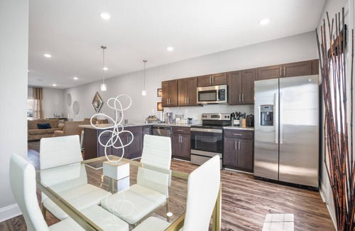 Clarksville Condominio | Timeless Escape – Modern Comfort Near Nashville Free Wi-Fi and Parking