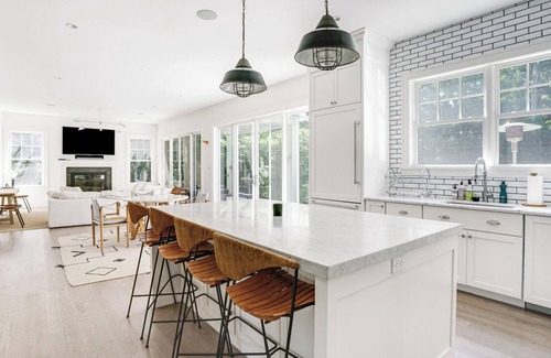 Bridgehampton Casa | Timeless Hamptons style Beach Home, heated saltwater pool, expansive deck,...