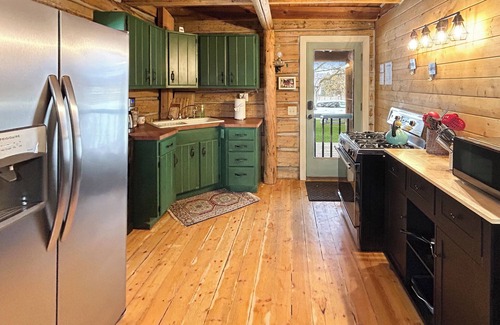 Mesa Cabina | Timeless Mesa Hideaway