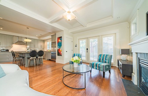 Dunbar Casa | Timeless Retreat Near Central Vancouver