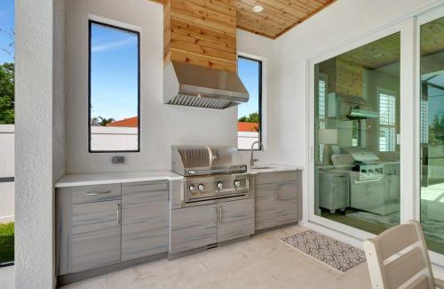 Naples Park Casa | Timeless Sophistication Discover Coastal Chic Living