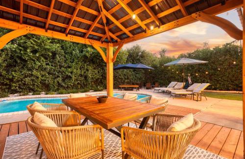 The Hermitage Casa | Timeless-Texas-Inn - Heated Pool Oasis & Lux Vibe