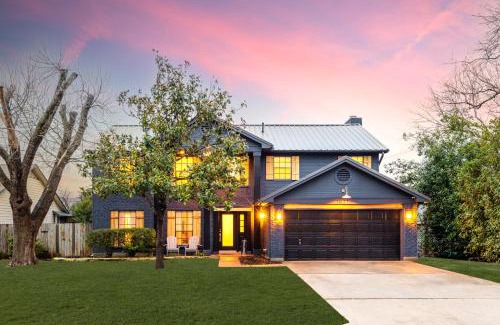 The Hermitage Casa | Timeless-Texas-Inn - Heated Pool Oasis & Lux Vibe