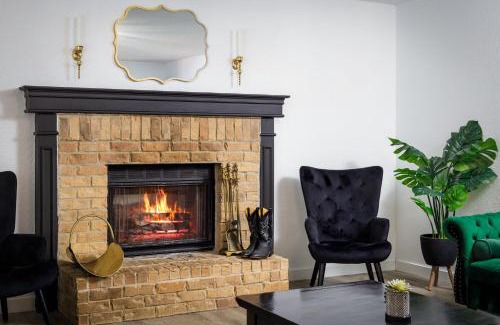 The Hermitage Casa | Timeless-Texas-Inn - Heated Pool Oasis & Lux Vibe