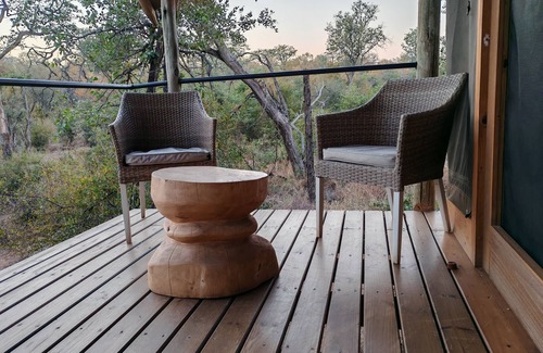 Phalaborwa Cabina | TIMELESS THRILLS: EMBRACE THE ESSENCE OF A CONSERVATION-DRIVEN EXPERIENCE