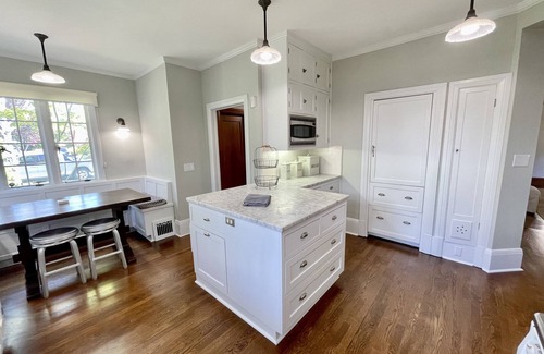 San Jose Casa | Timeless Tudor With Game Rooms & Hot Tub!