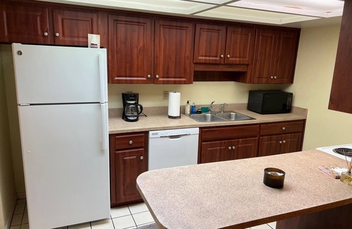Nichols Condominio | TimeOut 2! Spacious 2 bed/2bath condo, Sleeps 6, Pool!