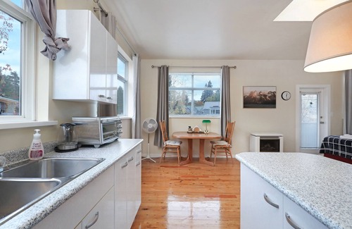 Courtenay Casa | Tin Town Tranquility