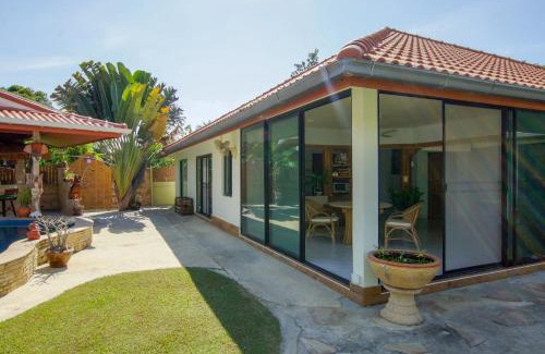 Rayong Casa | Tina's Living Paradise - Guesthouses with private pool