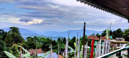Turuk Casa | TINCHULEY PINE SHELTER homestay