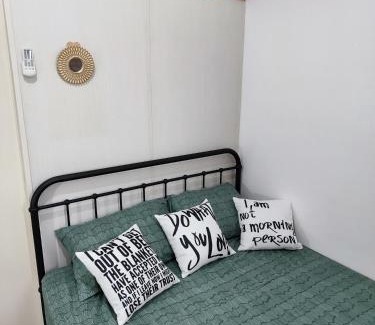 Las Pinas Apartamento | Tinseltown