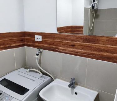 Las Pinas Apartamento | Tinseltown