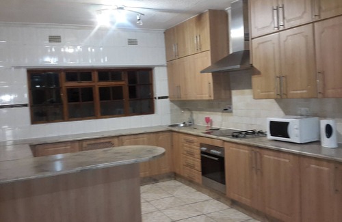 Francistown Cama Y Desayuno | Tintech Bed & Breakfast