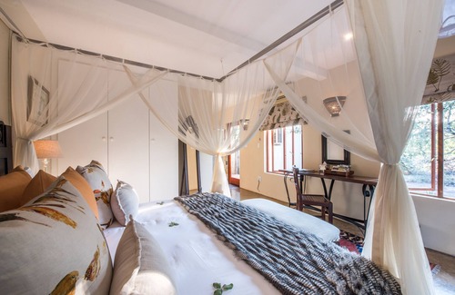 Thorny Bush Game Reserve Cabina | Tintswalo Safari