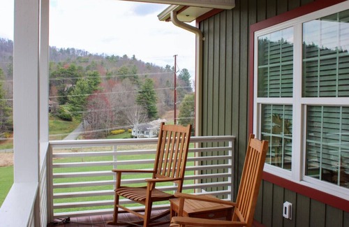 West Jefferson Casa | Tiny 2br Cabin w/ View | Grill | Fire Pit #2