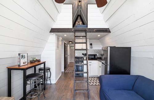 Lampe Cabina | Tiny AFrame Table Rock Lake Shore Community