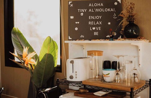 Alloway Casa | Tiny Al'Molokai by Tiny Away