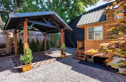 Hosford-Abernethy Casa | Tiny Aztec - Walk to Local Shops & Restaurants
