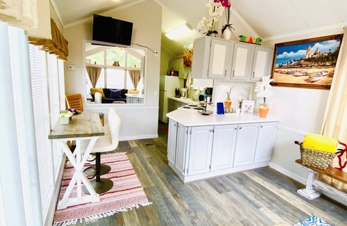 Gulf Shores Casa | “Tiny” Beach-Big Fun!! Close to Ballparks! Quiet, beautiful space!