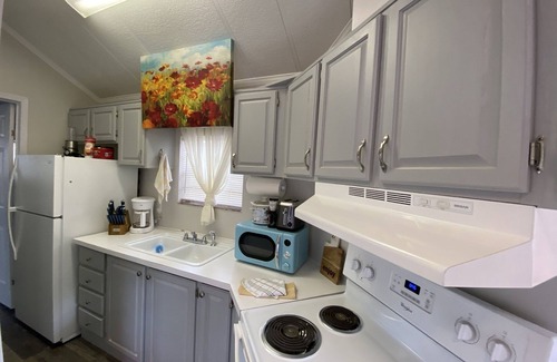Gulf Shores Casa | “Tiny” Beach-Big Fun!! Close to Ballparks! Quiet, beautiful space!
