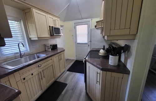 Tiny Cabaña | Tiny Beaches/Wasaga/Georgian Bay Cottage for Rent
