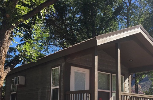 Zion National Park South Entrance Cabina | Tiny Cabin at the Scenic Zion National Park