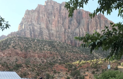Zion National Park South Entrance Cabina | Tiny Cabin at the Scenic Zion National Park