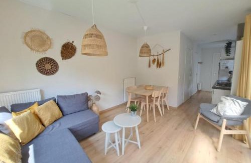 Heinkenszand Chalet De Esquí | Tiny chalet Zeeland, centraal gelegen & natuur rondom VP028