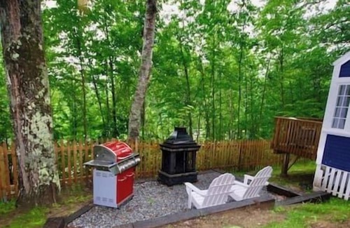 Edgecomb Cabaña | Tiny Cottage Near Everything 10