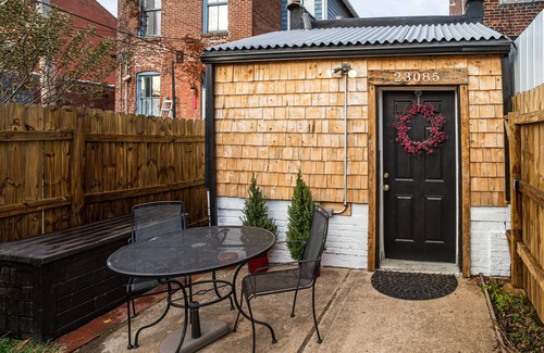 Gravois Park Apartamento | Tiny Cozy Cottage in a Big City Park Free