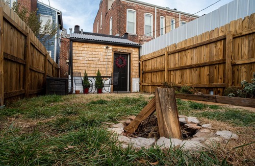 Gravois Park Apartamento | Tiny Cozy Cottage in a Big City Park Free