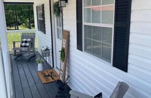 Murfreesboro Casa | Tiny Farmhouse