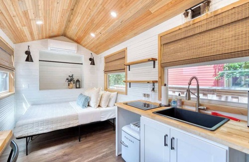 Hosford-Abernethy Apartamento | Tiny Farmhouse - Walk to Local Shops & Restaurants