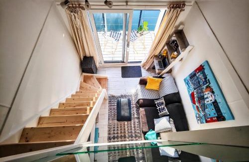 Seafront Apartamento | Tiny float home Brighton