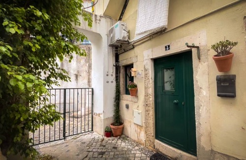 Alfama Apartamento | Tiny Gem in historic Alfama, the perfect getaway for an incredible trip