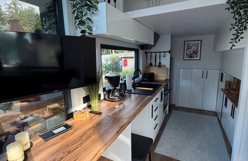 Plaue Casa | Tiny House Queen Dream with Private Terrace, Private Garden and Wi-Fi