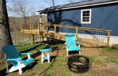 Almo Cabaña | Tiny Home at Kentucky Lake's Lynnhurst Family Resort