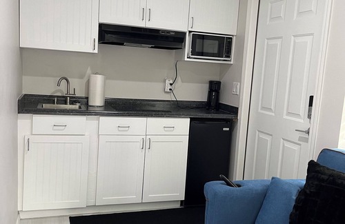 Los Lunas Cabina | Tiny Home by The River