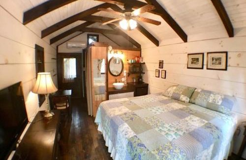 Sevierville Casa | Tiny Home Cottage Near the Smokies #4 Stella