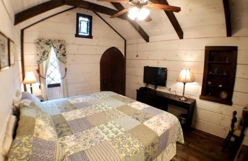 Sevierville Casa | Tiny Home Cottage Near the Smokies #4 Stella
