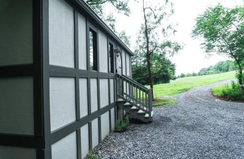 Sevierville Casa | Tiny Home Cottage Near the Smokies #7 Tilly