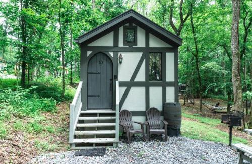 Sevierville Casa | Tiny Home Cottage Near the Smokies #10 Helena