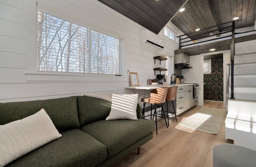 Laurelville Casa | Tiny Home fire pit + hot tub + community game room