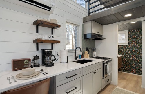 Laurelville Casa | Tiny Home fire pit + hot tub + community game room
