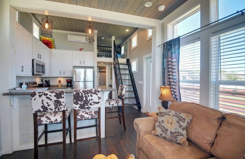 Austin Casa | Tiny Home for 4 in a Resort Community.