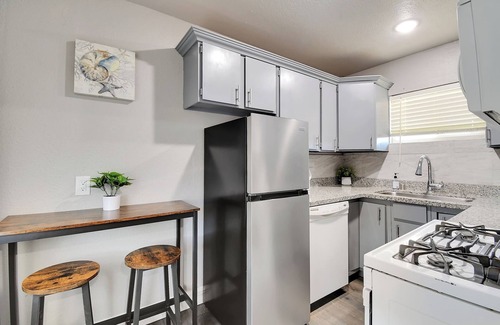 Olivehurst Casa | Tiny Home For Two. Pet-Friendly With A Lot of Privacy In Olivehurst.