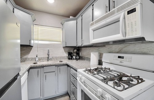 Olivehurst Casa | Tiny Home For Two. Pet-Friendly With A Lot of Privacy In Olivehurst.