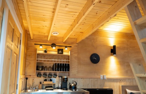 Chester Chalet De Esquí | Tiny home in Chester Nova Scotia. Hosted by Dordean Suites