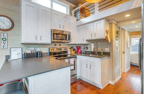 Upward Casa | Tiny Home in Flat Rock: Easy Access to I-26!