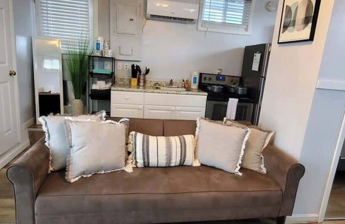 Lenoir City Casa | Centro de la ciudad de Lenoir Tiny Home